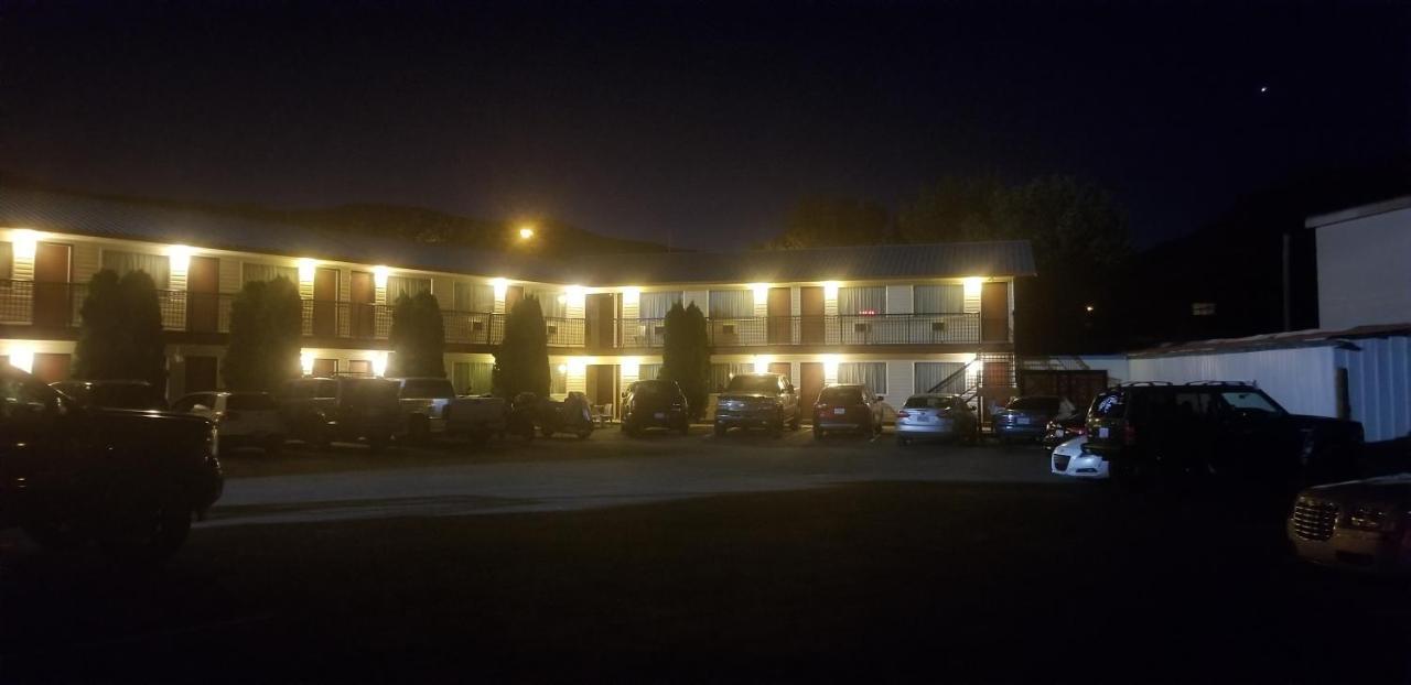 Cache Creek Inn 외부 사진