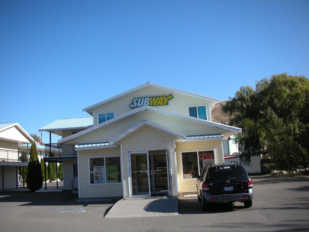 Cache Creek Inn 외부 사진