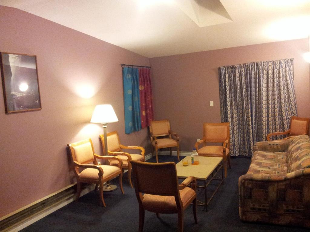Cache Creek Inn 객실 사진