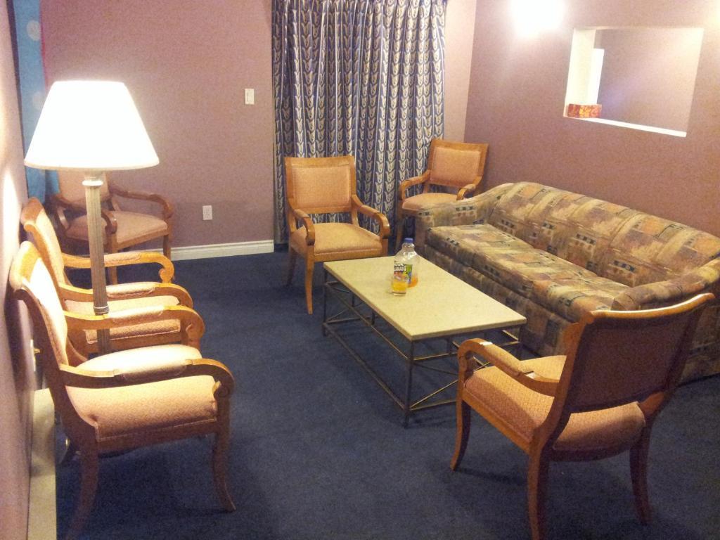 Cache Creek Inn 객실 사진