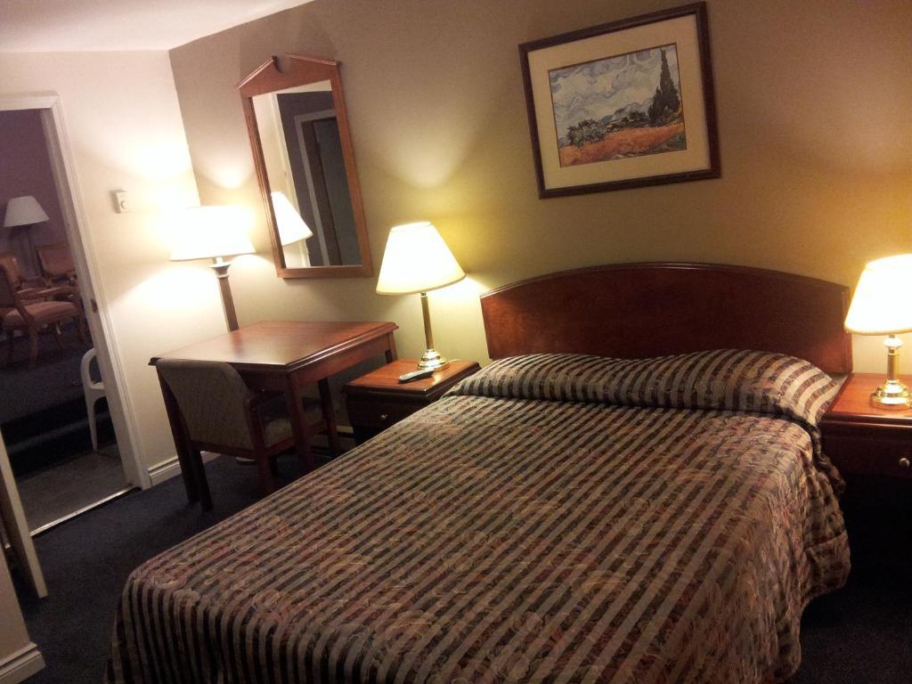 Cache Creek Inn 객실 사진