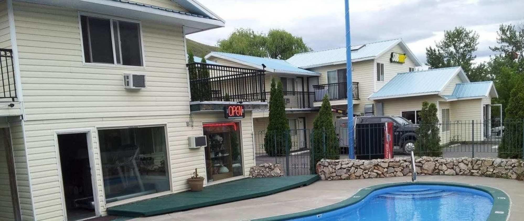 Cache Creek Inn 외부 사진